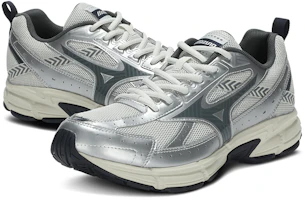 Shop Mizuno Speed 減震防滑透氣輕便 低筒 跑步鞋 男女同款 銀灰色