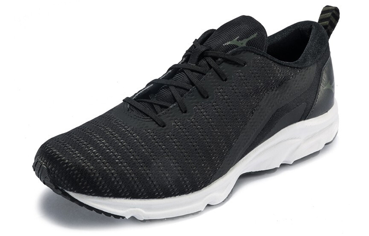 Lookbook Mizuno Ezrun TO Noir J1GC185509