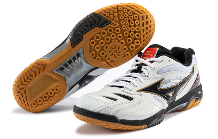 Shop Mizuno Fang Pro White/Black 71GA170009