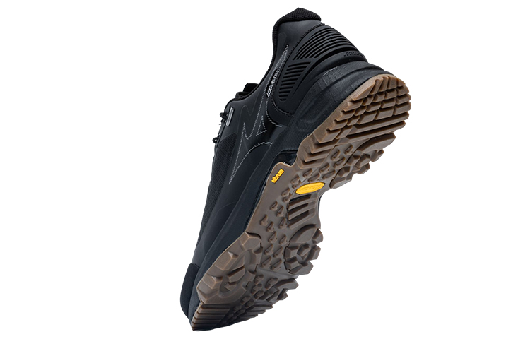 Lookbook 미즈노 GM 크로스와일드 '시크 블랙' (Mizuno GM Keuloseuwaildeu 'Sikeu Beullaek') D1GH223401