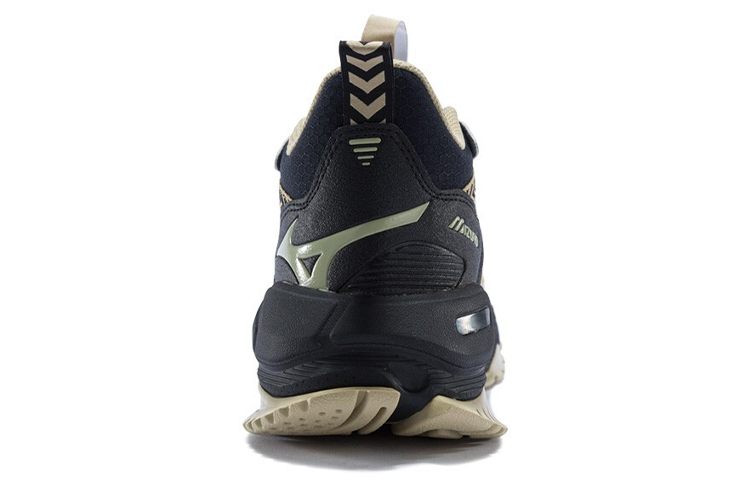 Shop Mizuno GM EC 低幫 跑步鞋 男款 卡其黑