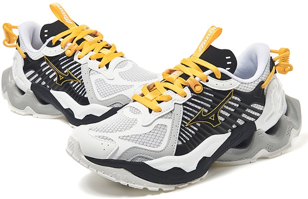 Mizuno Koi 2K鯉魚系列 復古休閒 中筒 跑步鞋 男女皆宜 白黑黃 Lookbook Mizuno Koi 2K鯉魚系列 復古休閒 中筒 跑步鞋 男女皆宜 白黑黃