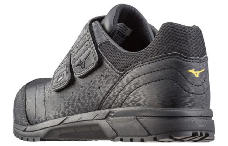 Lookbook Mizuno Low Top 'Black' C1GA181109