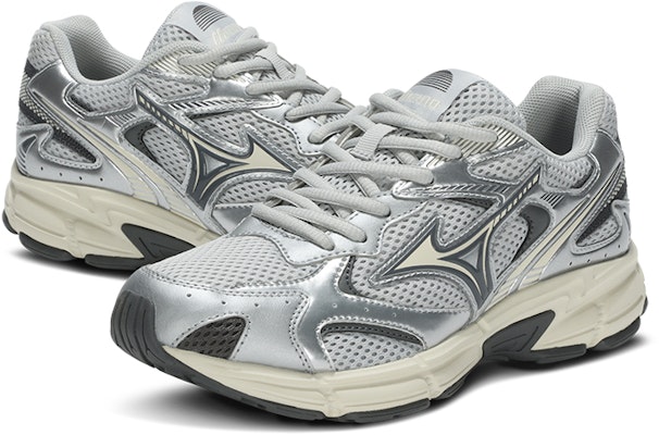 Mizuno Low Top 'Silver Grey' D1GH222917 Shop Mizuno Low Top 'Silver Grey' D1GH222917