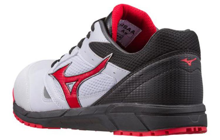 Lookbook Mizuno LS Kasut Rendah 'Trend Selesa Putih Hitam Merah' C1GA170001