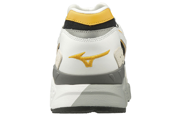 Shop Mizuno Mondo Control OG Sneakers D1GA193509