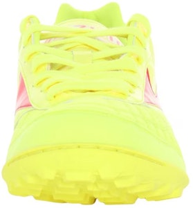 美津浓专业室内人造草足球鞋日本款 黄色 Q1GB240045 Lookbook 美津浓专业室内人造草足球鞋日本款 黄色 Q1GB240045