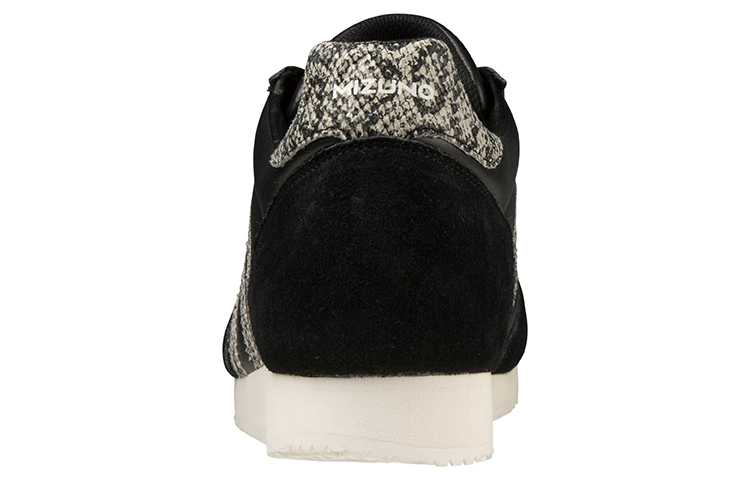 Shop Mizuno MR1 'Hitam Putih' D1GF221501