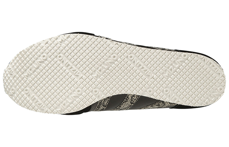 Purchase Mizuno MR1 'Hitam Putih' D1GF221501