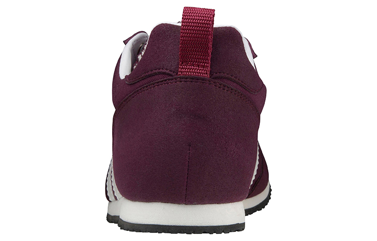 Shop Mizuno MR1 Slip On D1GF211605
