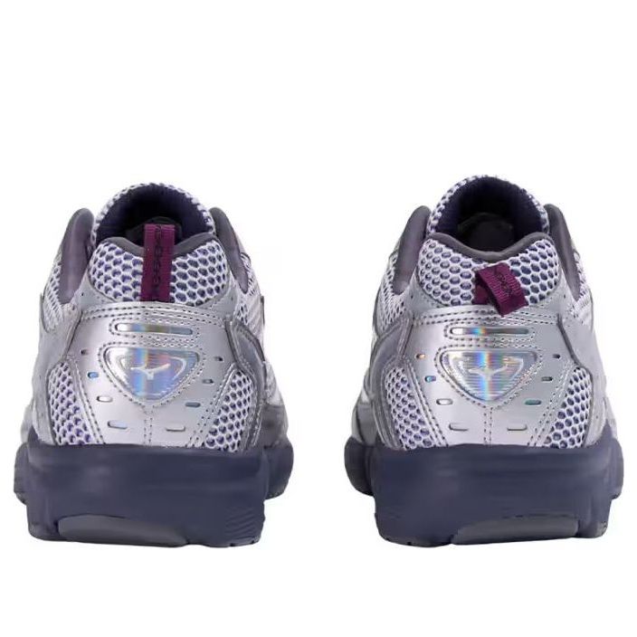 Shop Mizuno MXR ''Space Pack - Silver'' Sepatu Sneakers Perak D1GA255301