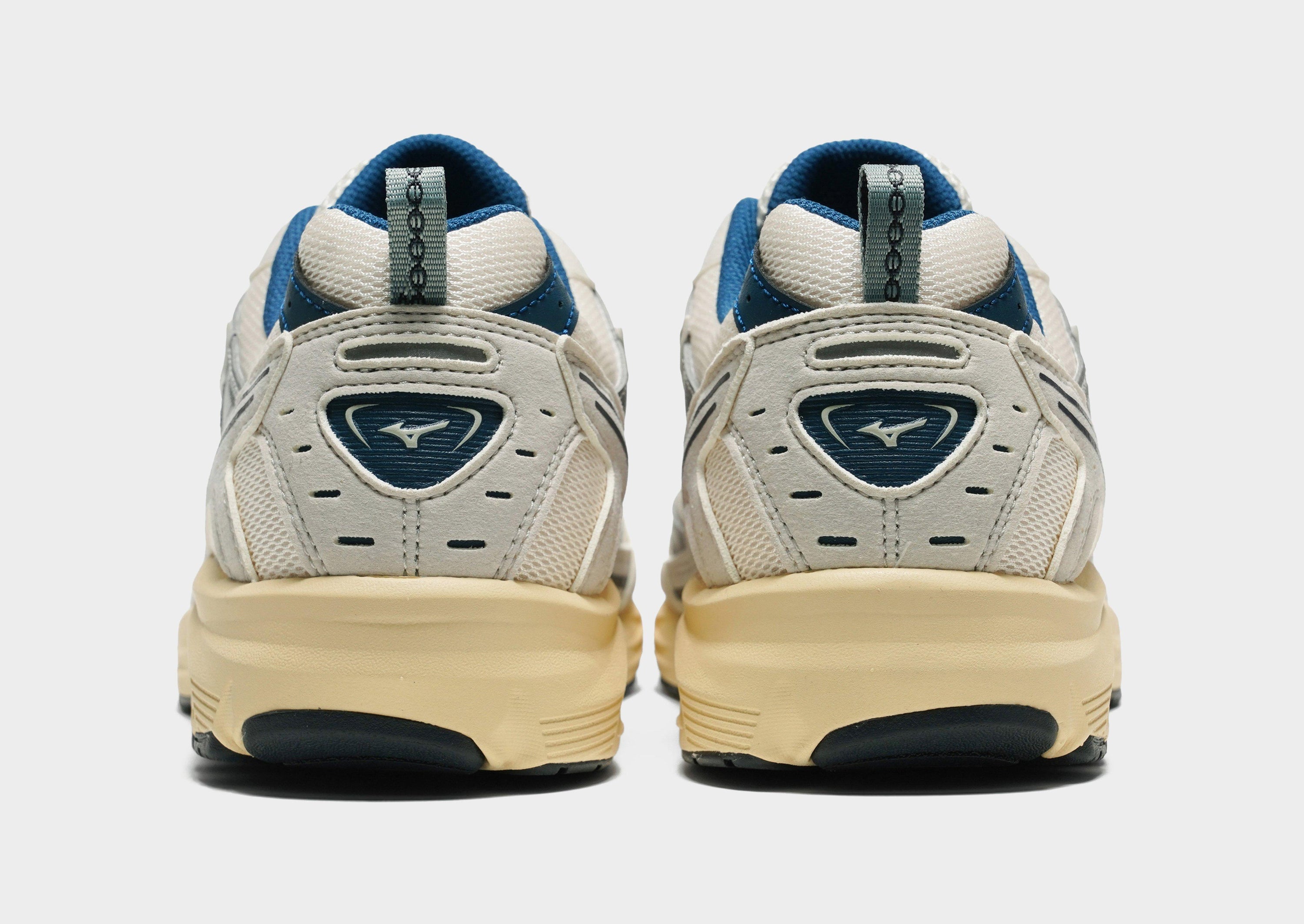 Lookbook Mizuno MXR Off White Navy Greige D1GA256206