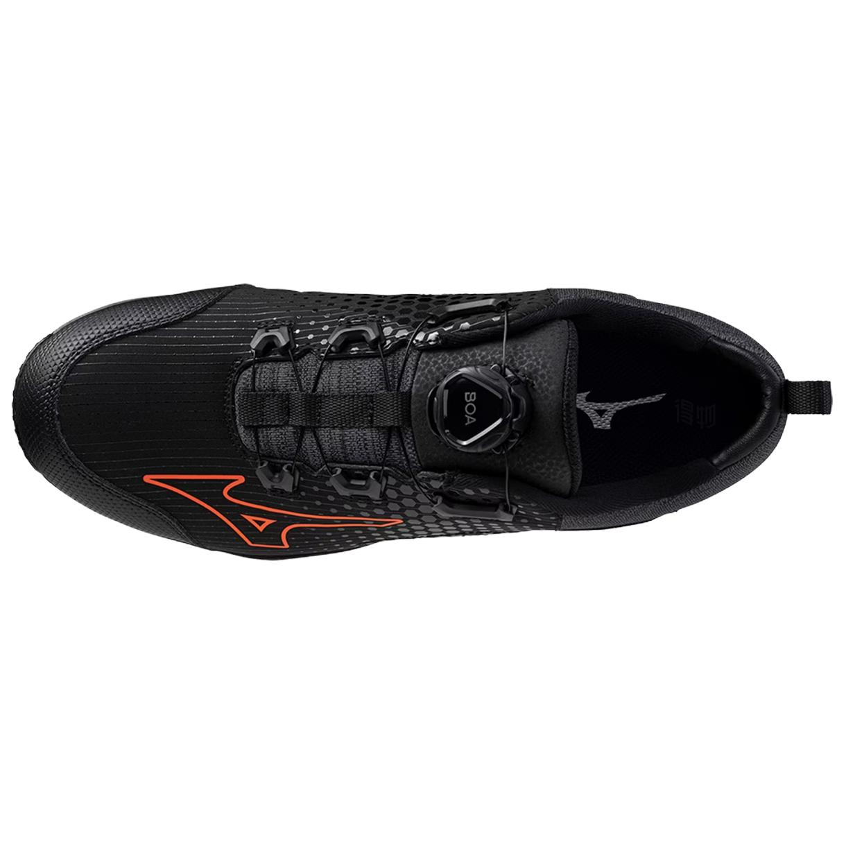 Lookbook Mizuno Prime Fit 2 51L BOA ''Zwart Rood'' F1GA247009