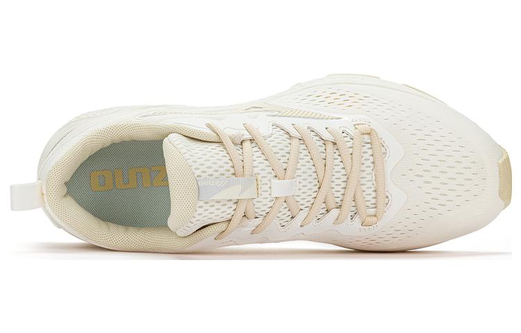 Lookbook Mizuno Racer S ''Crème'' DGH223503