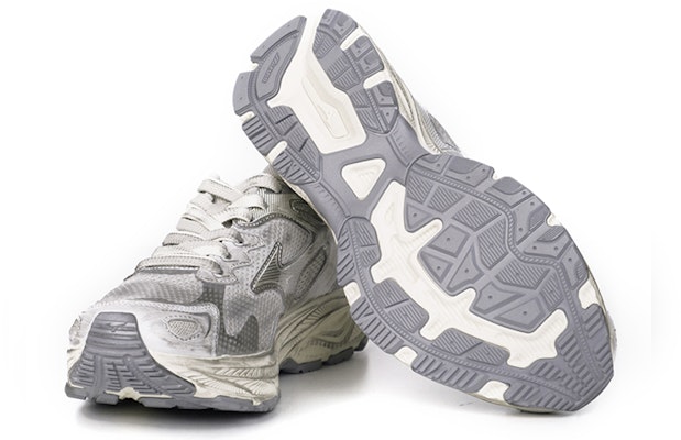 Mizuno Racer S 'Putih Perak Metalik' D1GH223518 Purchase Mizuno Racer S 'Putih Perak Metalik' D1GH223518