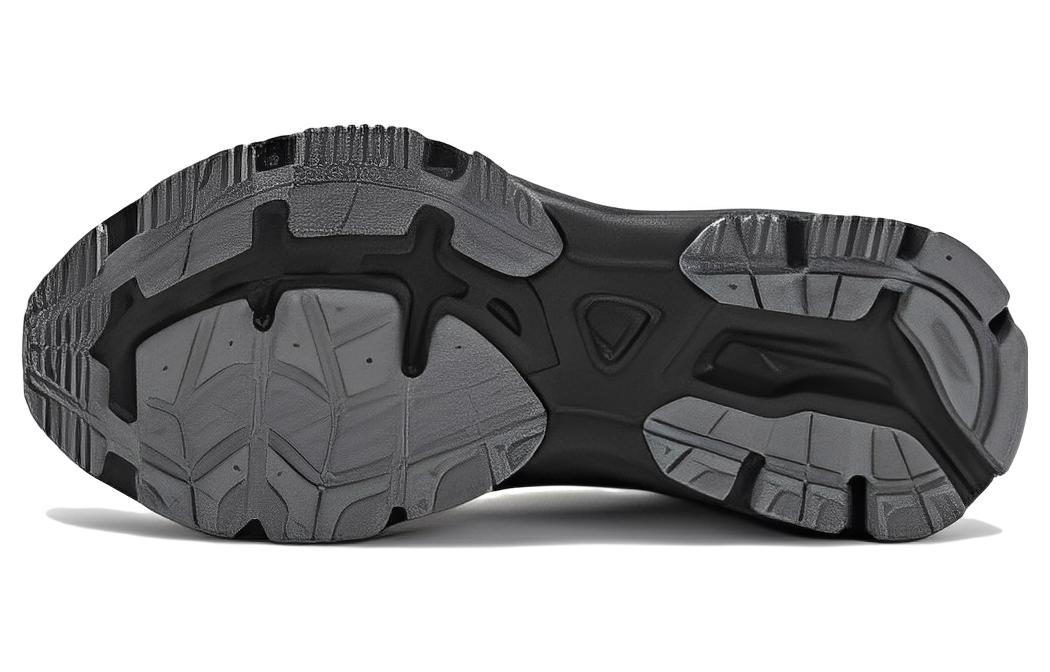 Shop 美津浓 Racer S Low '黑色' 运动鞋 DGH223501