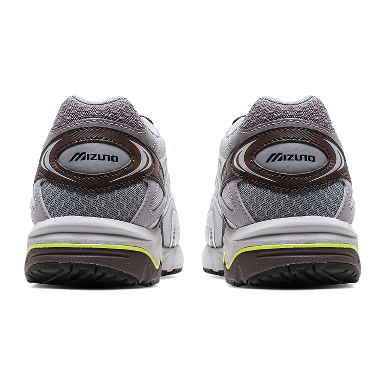 Shop ミズノ レトロランニング ロー "シルバーグレー" D1GH231811