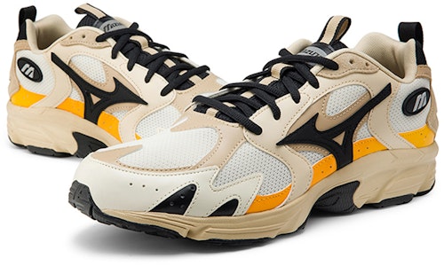 ミズノ ランニングシューズ ベージュ D1GH212901 Lookbook ミズノ ランニングシューズ ベージュ D1GH212901