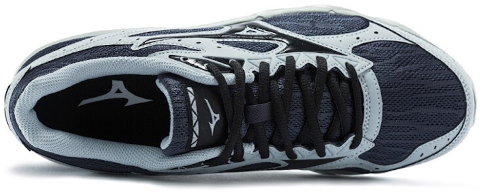 Mizuno Spark 3 Hitam/Biru K1GR180311 Lookbook Mizuno Spark 3 Hitam/Biru K1GR180311