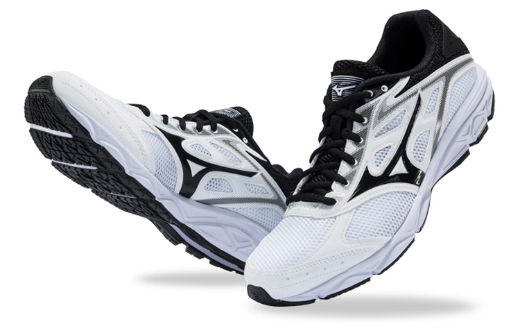 Lookbook Mizuno Spark 4 Blanc/Noir K1GA190309