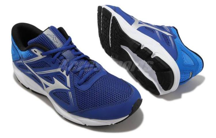 Shop Mizuno Spark 8 ''Surf The Web Zilver'' Sneakers K1GA230352