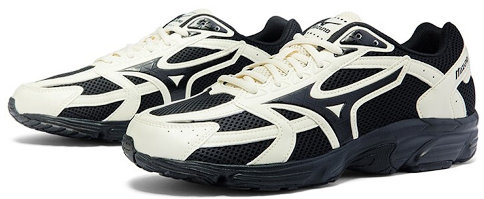 Mizuno Spark Cn Hitam/Putih D1GH221207 Order Mizuno Spark Cn Hitam/Putih D1GH221207