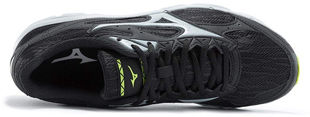 Mizuno Spark 3 Hitam/ Putih K1GR180323 Lookbook Mizuno Spark 3 Hitam/ Putih K1GR180323