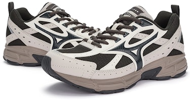 Mizuno迅捷 低筒 跑步鞋 男女款 黑棕色 Lookbook Mizuno迅捷 低筒 跑步鞋 男女款 黑棕色