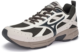 Mizuno迅捷 低筒 跑步鞋 男女款 黑棕色 Shop Mizuno迅捷 低筒 跑步鞋 男女款 黑棕色