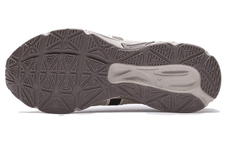 Shop 美津濃 Speed 防滑耐磨 低筒 跑步鞋 男女同款 榄褐燕麦色