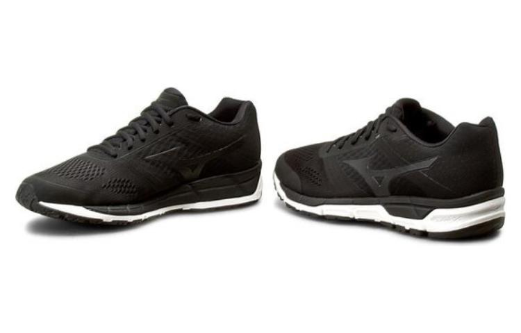 Lookbook Mizuno Synchro MX Low Tops Nero Bianco J1GE161912