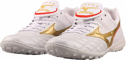 Mizuno Wave CUP AS 碎釘低筒足球鞋 白金 Lookbook Mizuno Wave CUP AS 碎釘低筒足球鞋 白金