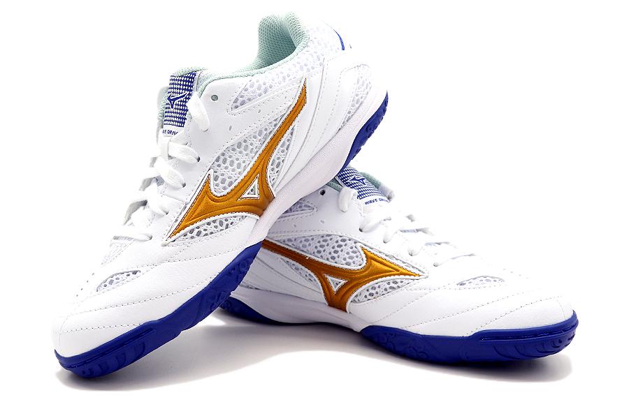 Lookbook Mizuno Wave Drive 8 'Blanco Oro Azul' 81GA170530