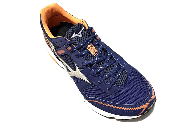 Lookbook Mizuno Wave Emperor 3 超輕量防磨跑鞋 藍色