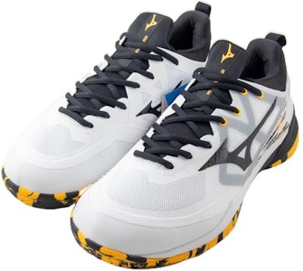 Mizuno Wave Fang Zero 防滑耐磨羽球鞋 男女款 白黑黃 Lookbook Mizuno Wave Fang Zero 防滑耐磨羽球鞋 男女款 白黑黃