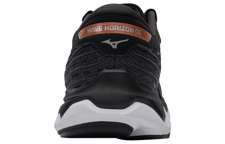 Shop Mizuno Wave Horizon 6 低筒運動鞋 黑色 2E寬