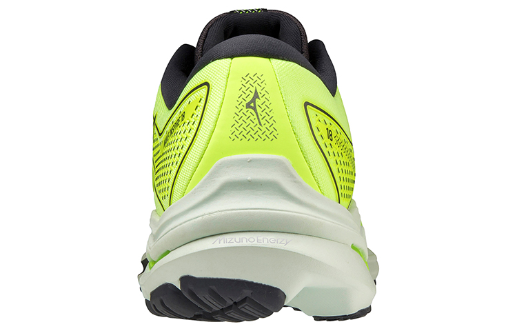 Shop 美津浓 Wave Inspire 18 '黄色' 运动鞋 J1GC224427