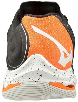 Mizuno Wave Lightning Z6 'Hitam Oranye' V1GA200053 Lookbook Mizuno Wave Lightning Z6 'Hitam Oranye' V1GA200053