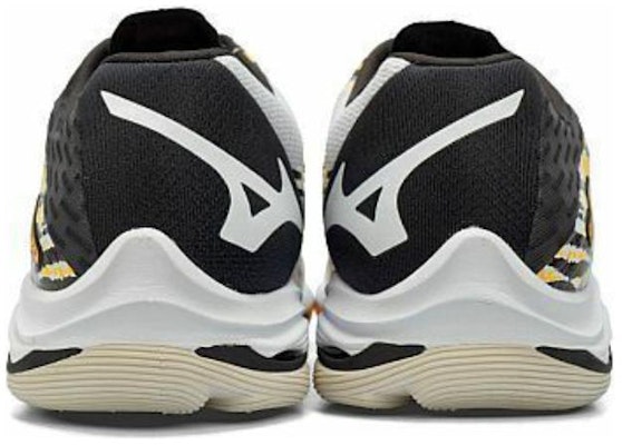 Mizuno Wave Lightning Z7 'Putih Kuning Hitam' V1GA220008 Lookbook Mizuno Wave Lightning Z7 'Putih Kuning Hitam' V1GA220008