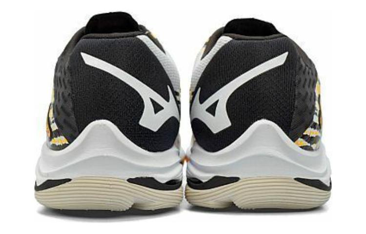 Lookbook Mizuno Wave Lightning Z7 低筒耐磨排球鞋 男女同款 白黑黃