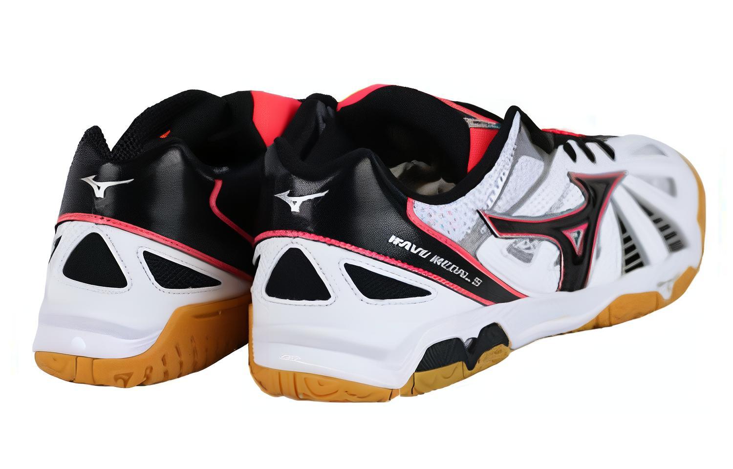 Lookbook Mizuno Wave Medal 5 'Putih Hitam' Sepatu Olahraga 81GA151527