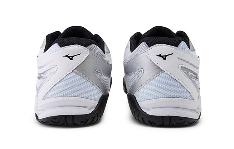 Shop Mizuno Wave Medal 6 透氣耐磨防滑乒乓球鞋 男女同款 黑白