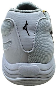 Mizuno Wave Medal 7 'Putih Emas' Sneakers 81GA231512 Shop Mizuno Wave Medal 7 'Putih Emas' Sneakers 81GA231512