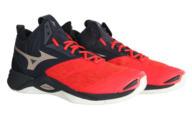 Lookbook Mizuno Wave Momentum 2 Mid 'Hitam Merah' V1GA211763
