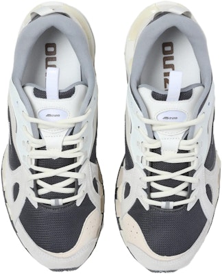Mizuno 系帶平跟耐磨透氣 低幫 休閒跑步鞋 男款 白黑 Shop Mizuno 系帶平跟耐磨透氣 低幫 休閒跑步鞋 男款 白黑