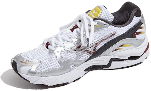 Mizuno Wave Rider 10 'Putih Cabernet' D1GA210410 Lookbook Mizuno Wave Rider 10 'Putih Cabernet' D1GA210410