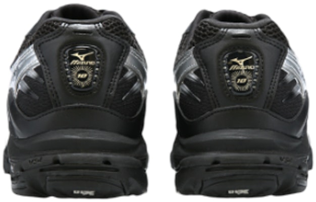 ミズノ ウェーブライダー 10 ''ブラック シルバー'' D1GA243151 Lookbook ミズノ ウェーブライダー 10 ''ブラック シルバー'' D1GA243151