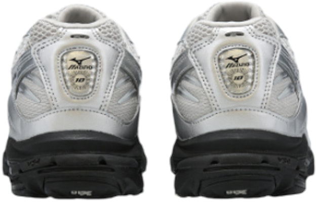 ミズノ ウェーブライダー10 ''シルバー ブラック'' D1GA243152 Lookbook ミズノ ウェーブライダー10 ''シルバー ブラック'' D1GA243152