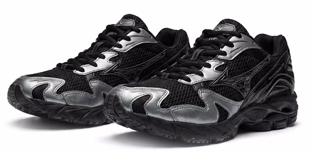 Lookbook Mizuno Wave Rider 10 復刻版跑鞋 黑色多彩 D1GA261601
