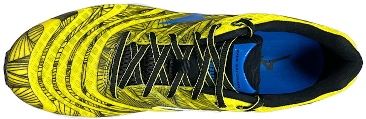 Mizuno Wave Sayonara ''Geel Wit Blauw'' J1GC133026 Lookbook Mizuno Wave Sayonara ''Geel Wit Blauw'' J1GC133026